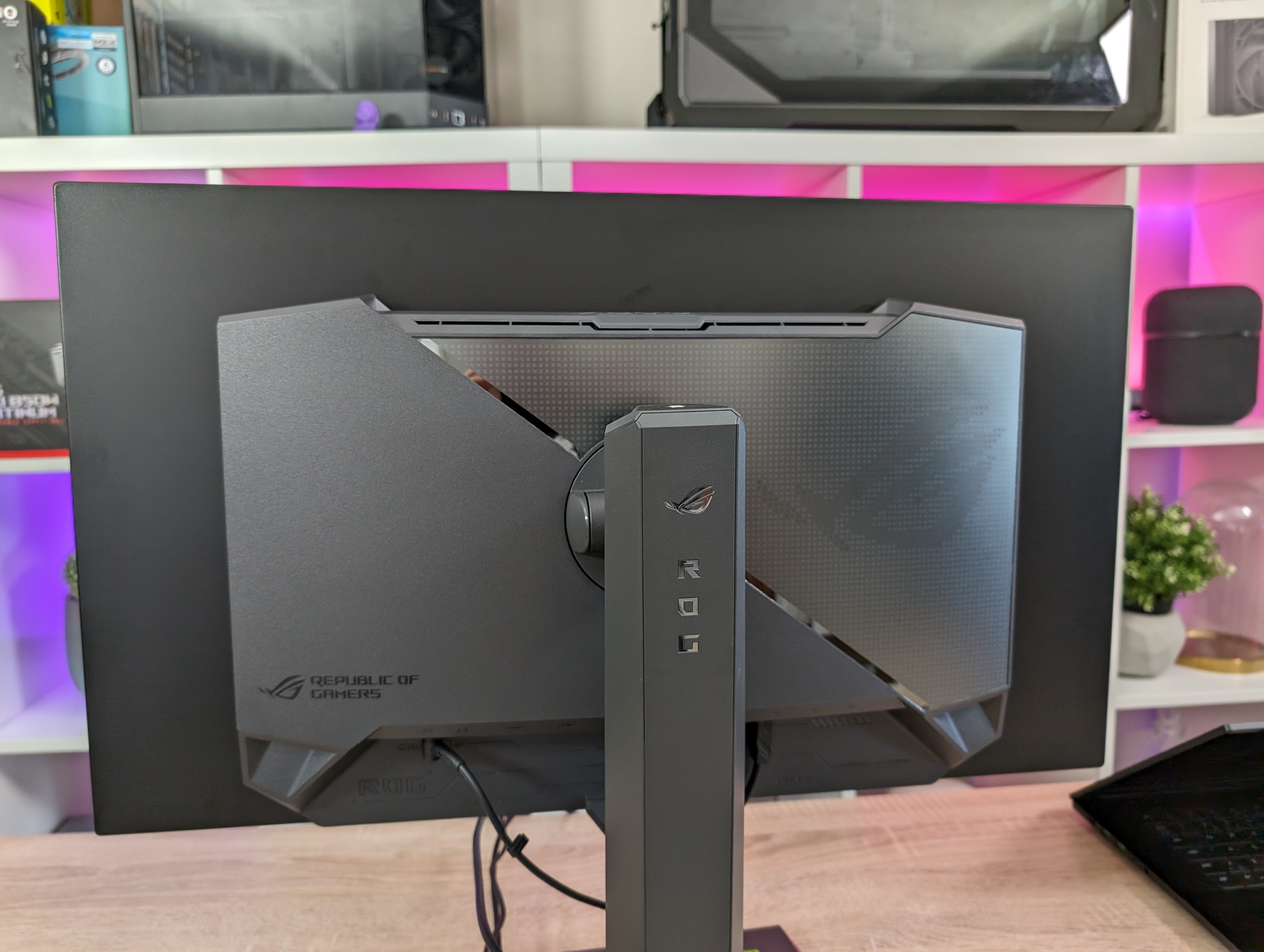 ASUS ROG Strix OLED XG27AQDMG back.jpg